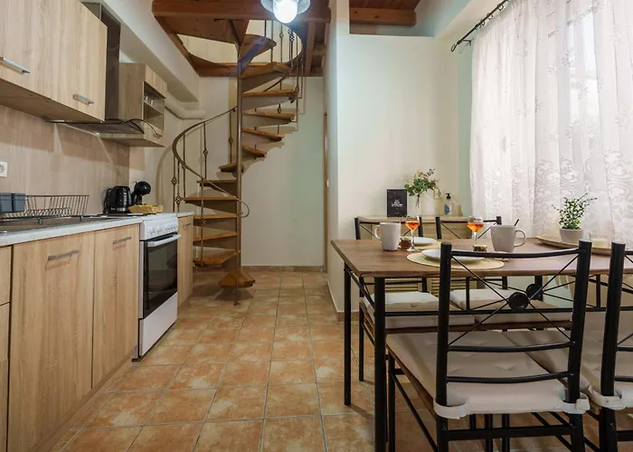 Elia Apartment *
